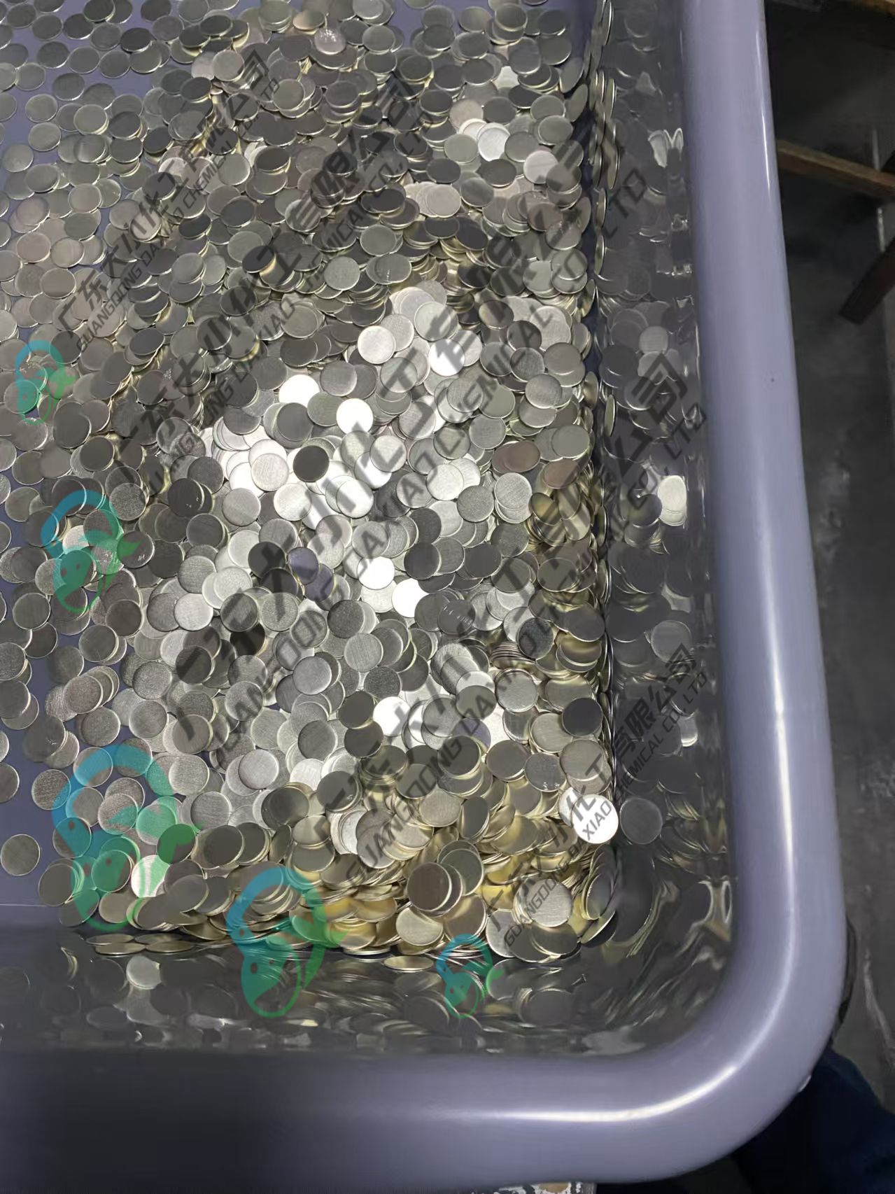 金属锂片 99.9% &nbsp;规格齐全 &nbsp;&nbsp;单瓶起送 &nbsp;&nbsp;&nbsp;&nbsp;CAS: 7439-93-2